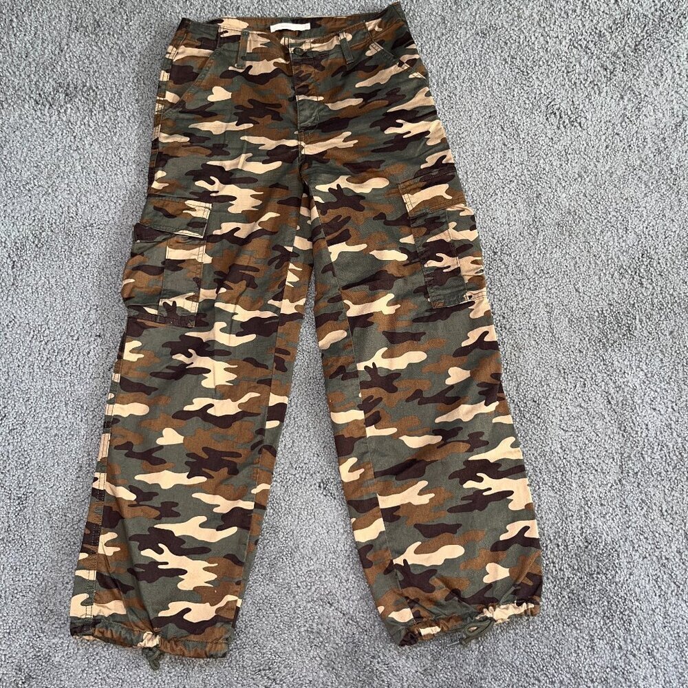 LEVI'S '94 BAGGY CAMO CARGO JOGGER JEANS PANTS - EUC- LABELED SIZE: W27 L30